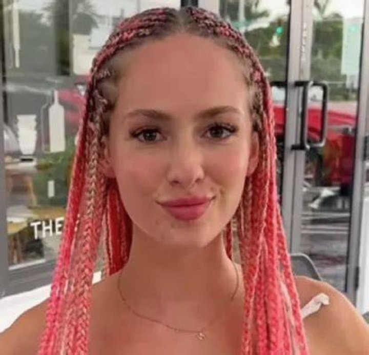 Who is Natalie Reynolds? Bio, Age, Career, Boyfriend, Facts & Onlyfans