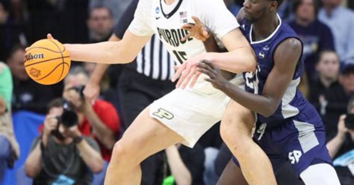 Who Is Purdue Star Zach Edey Dating? Details