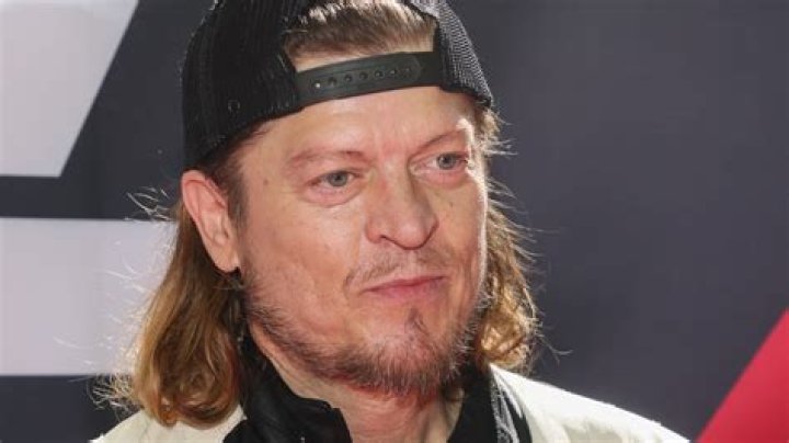 Who Stole The Lead Singer Of The Red Hot Chili Peppers' Heart?