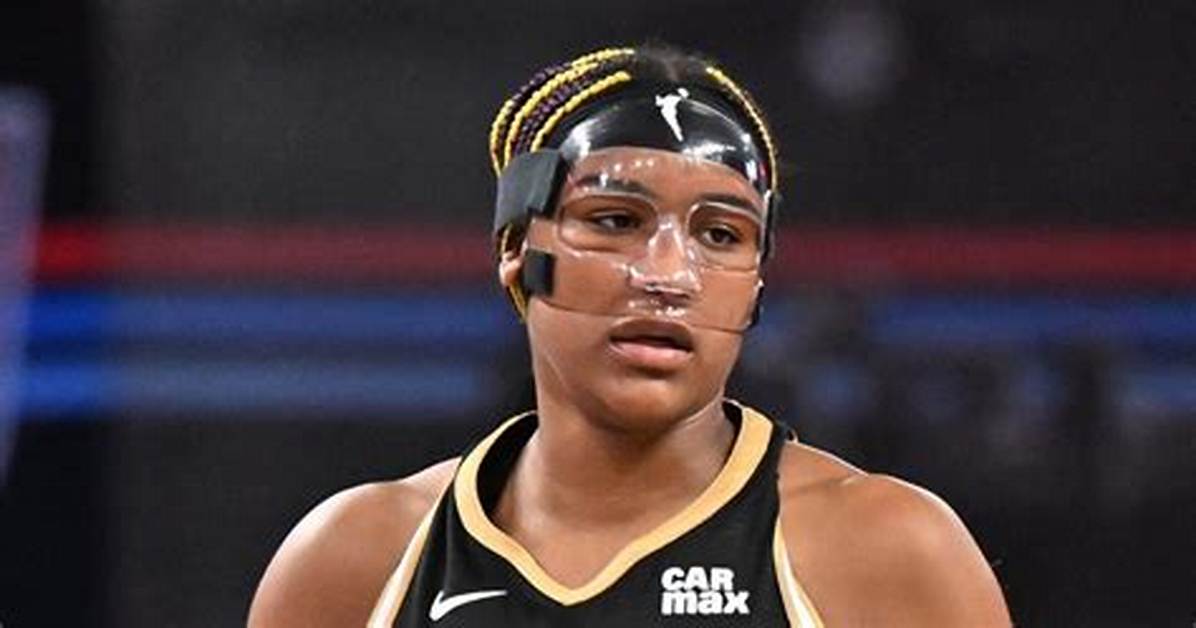 Why Does Aaliyah Edwards Wear a Mask? Injuries Explained