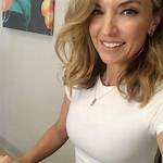 Wiki, Net Worth, Height, Husband and Career of Simone Kirby