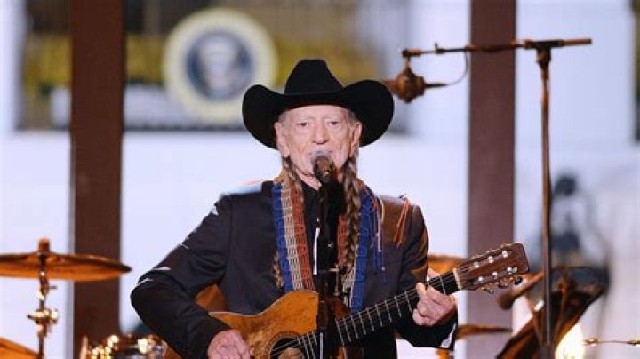Willie Nelson Net Worth, Age, Career, Early Life, Car Collection