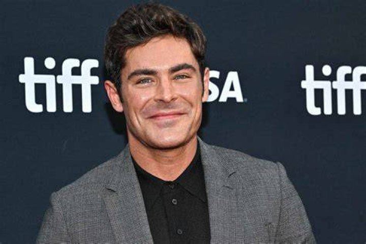 Zac Efron Just Made the Relationship Status Announcement You’ve Been