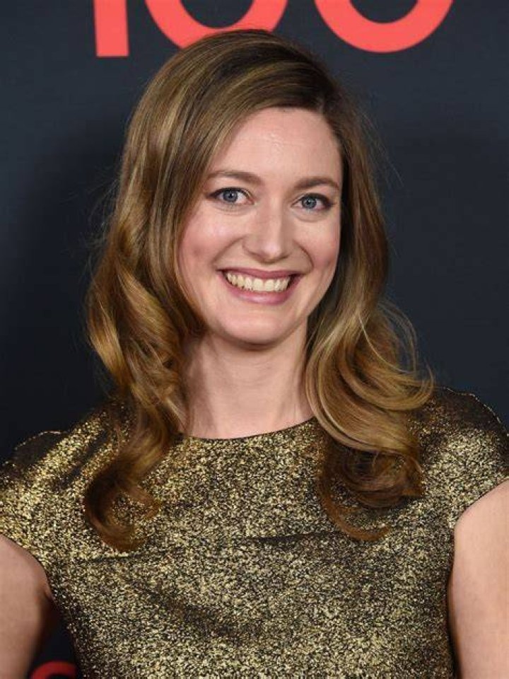 Zoe Perry 5 Fast Facts You Need to Know