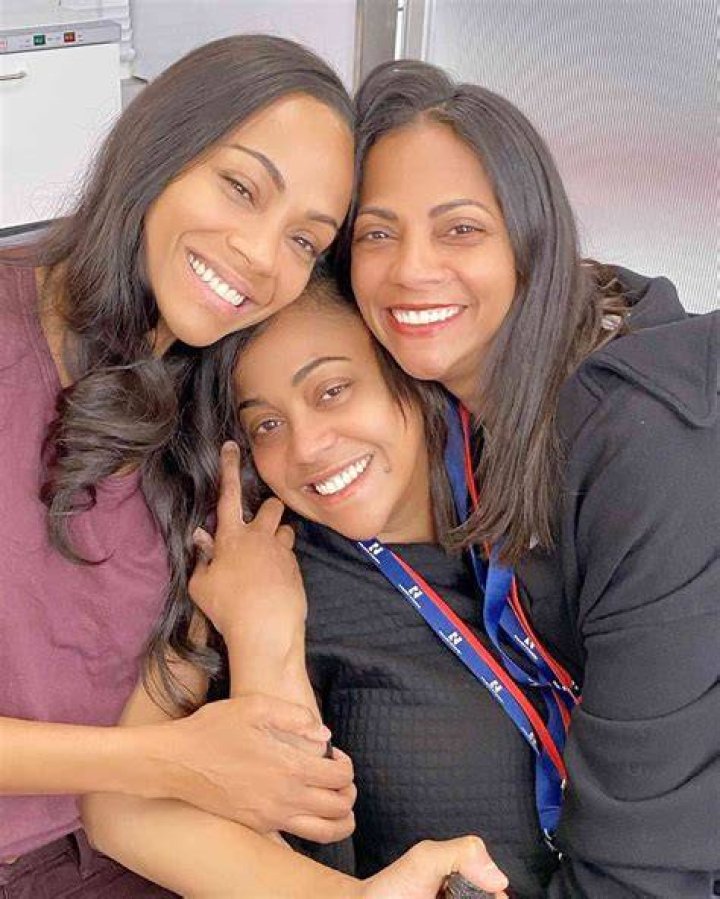 Zoe Saldana and Her Sisters Family Entourage