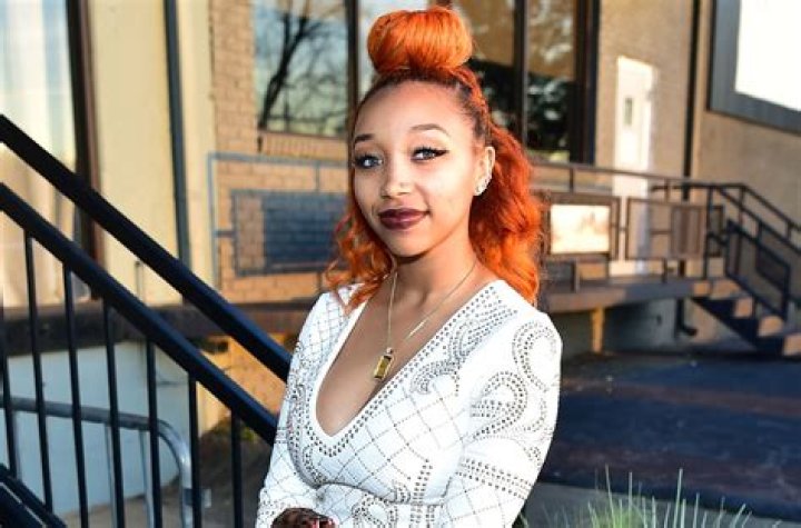 Zonnique Pullins Shows Off Her Baby Bump In A Black Bodysuit See Pic