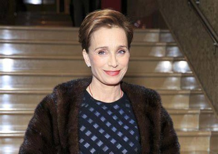 &Eta; &pi;&rho;&omega;&tau;&alpha;&gamma;&omega;&nu;ί&sigma;&tau;&rho;&iota;&alpha; &tau;&omicron;&upsilon; &alpha;&nu;&alpha;&mu;&epsilon;&nu;ό&mu;&epsilon;&nu;&omicron;&upsilon; SUITE FRAN&Ccedil;AISE Kristin Scott Thomas