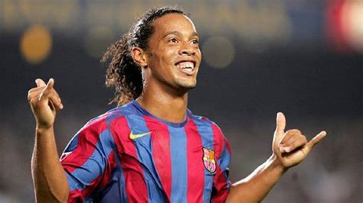 РОНАЛДИНЬО ЛУЧШИЕ ГОЛЫ И ФИНТЫ В HD 🔥 RONALDINHO BEST GOALS ⚽ ПОДБОРКА
