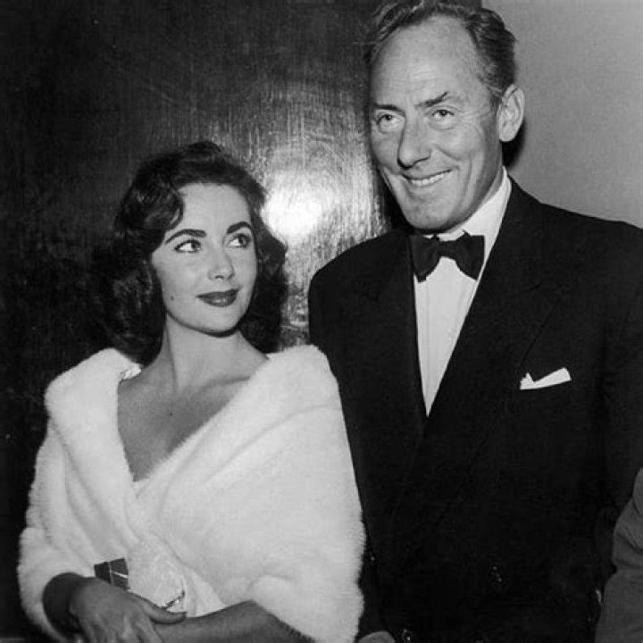 351953 Liz and Michael Wilding with their son Michael